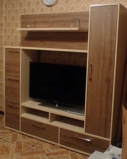 Продается  стенка  под ТВ для гостиной