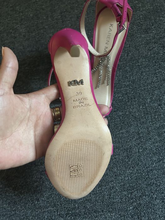 Sandale foarte frumoase petrecere noi ne folosite