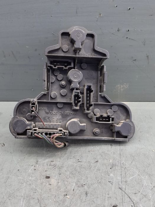 Soclu becuri lampa stop pe aripa dreapta 1H6 945 257 Volkswagen VW