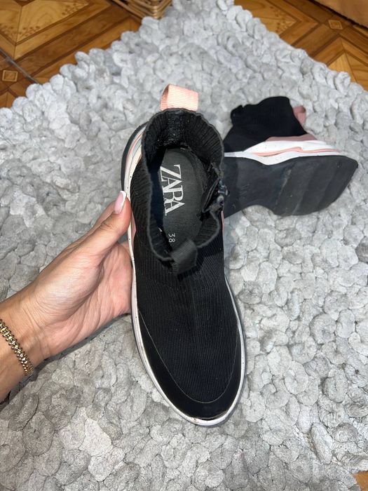 Крассовки Носки Zara