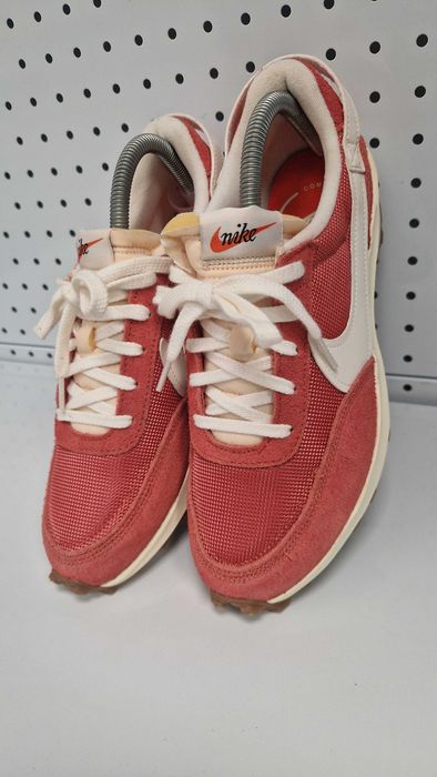 Оригинални дамски маратонки- Nike Waffle Debut