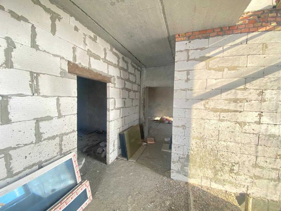 Срочно!!! Продам дом в три уровня.