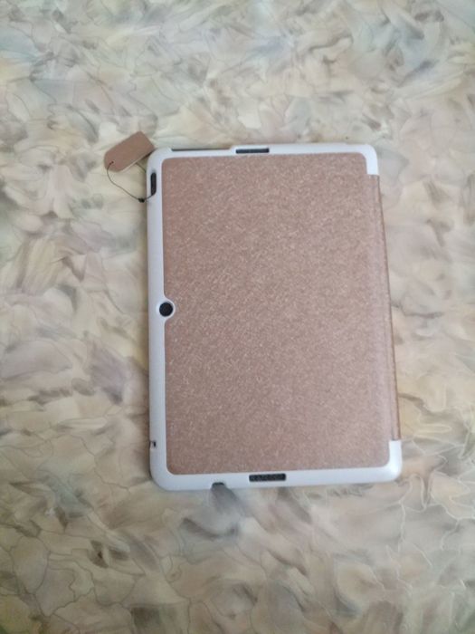 Продам магнитный чехол на планшет Asus103c