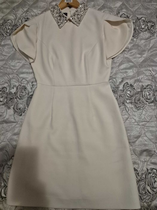 Елегантна рокля цвят екрю
