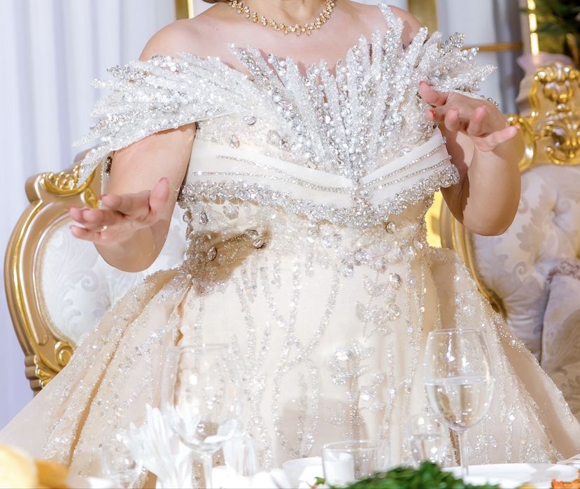 Вечернее нарядное платье