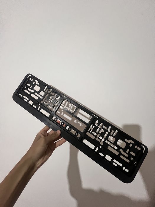 Подномерник пластик