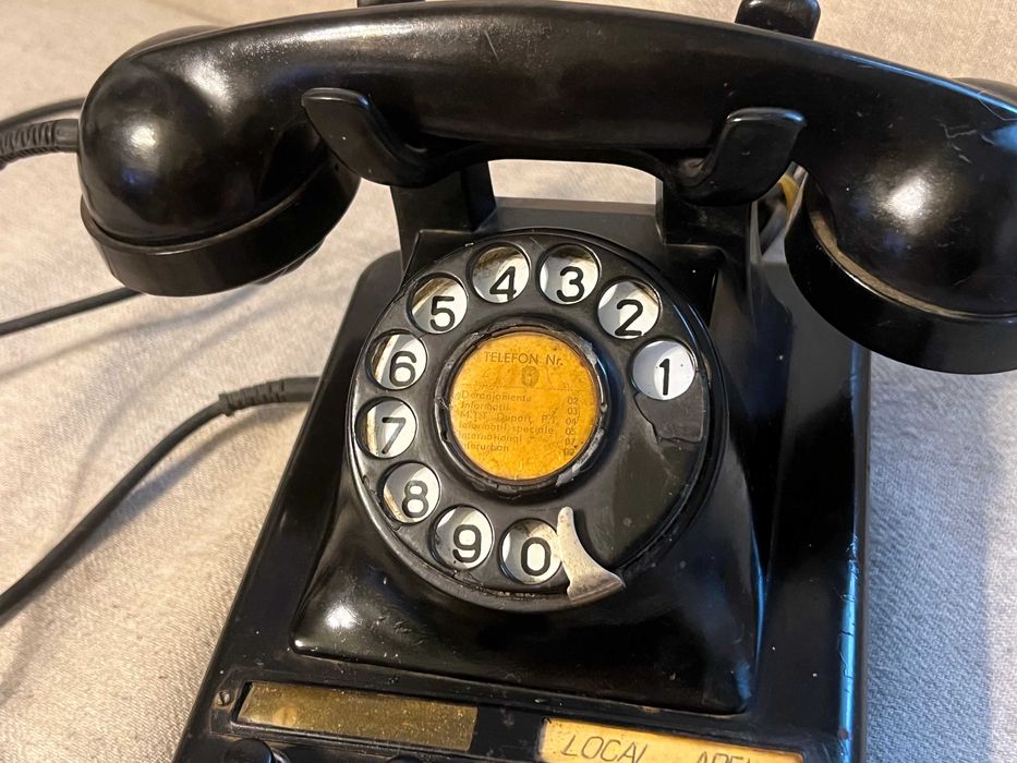 Telefon vechi cu disc si centrala UTM RS71468 fabricat in 1977