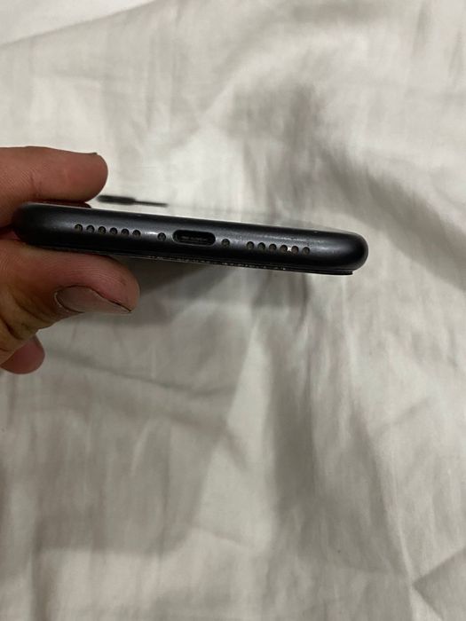 Продам iPhone 11/128