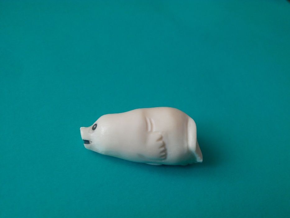 Брелок из кости моржа