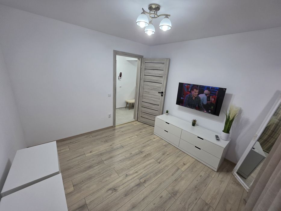Vând apartament cu 3 camere