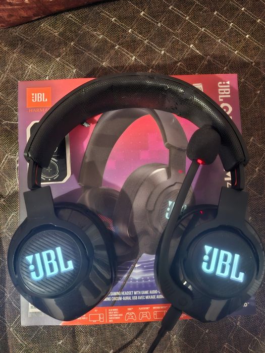 Продам наушники JBL Quantum 400 бу