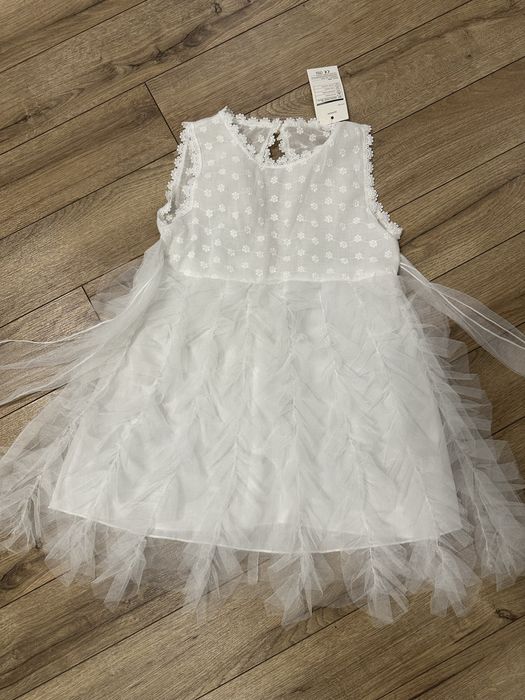 Белое платье на девочку