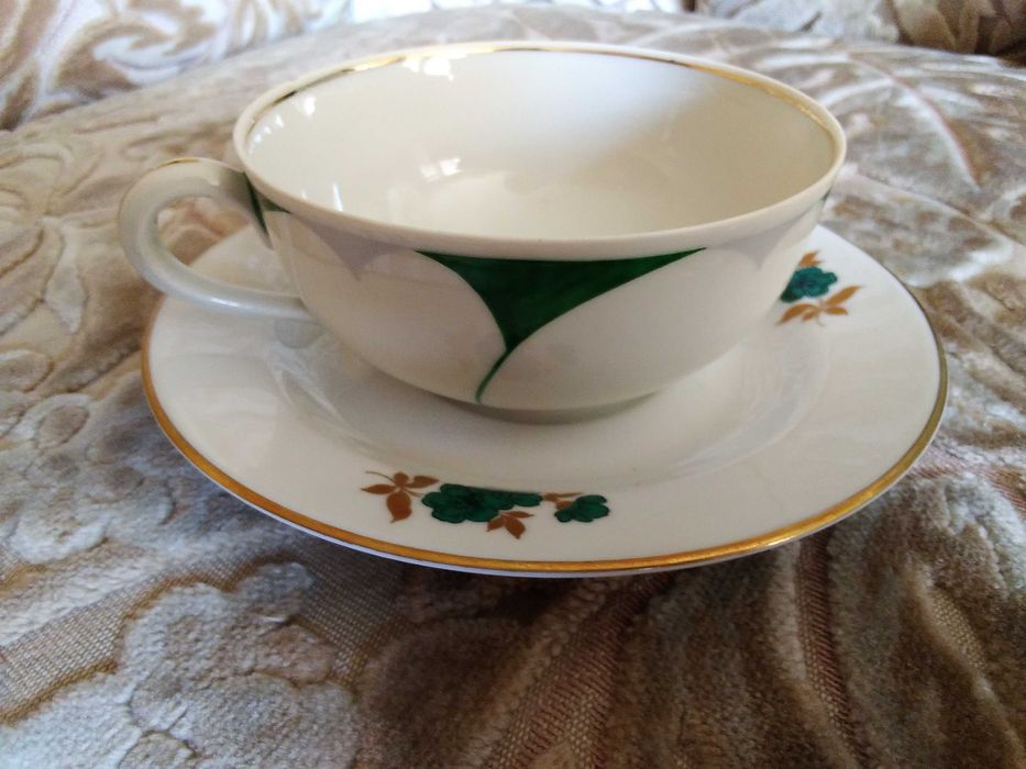 Старинен порцелан, кристал, чаши, кана