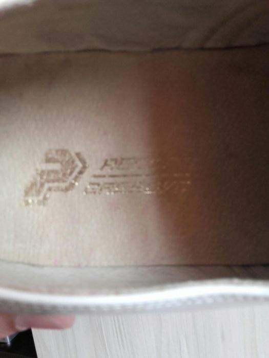 Обувки нови здрави