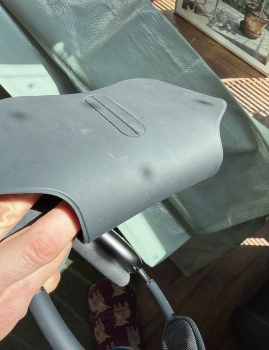 Apple Airpods Max 1. Lightning
