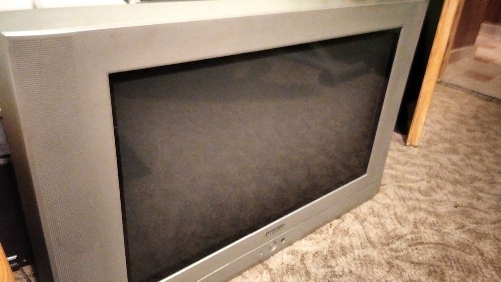 Телевизор Хюндай с плосък екран 32 инча