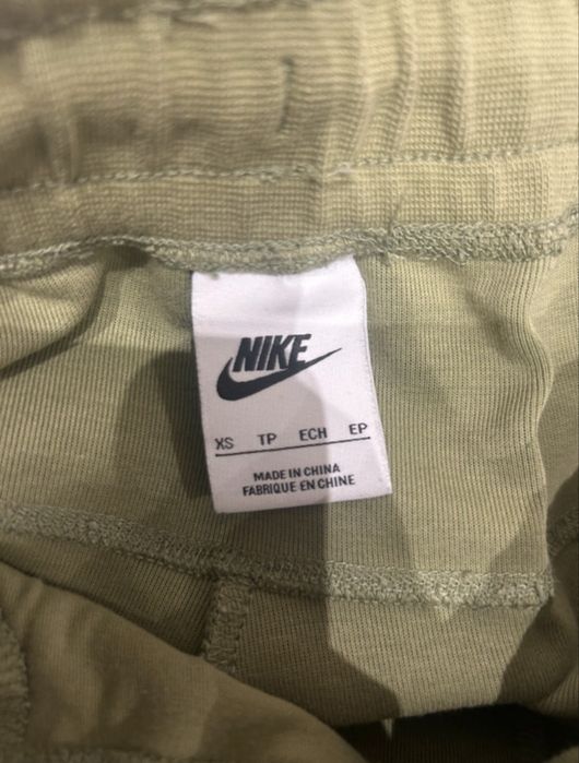 Compleu nike tech