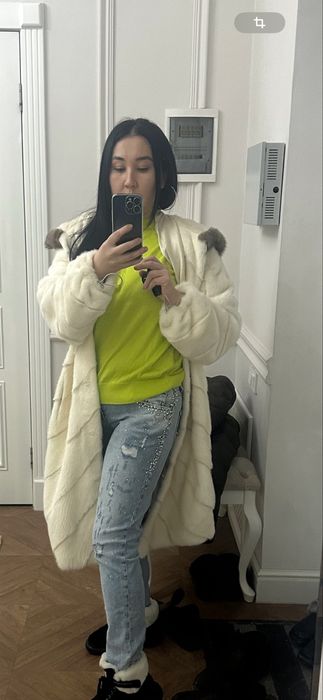 Норковая шуба белая греческая , покупала в Цуме ! Носила только в 4-5р