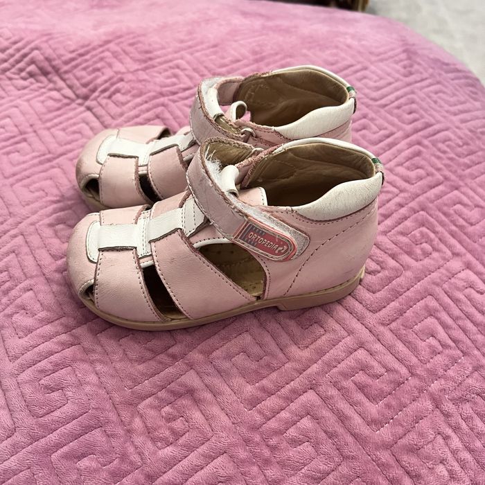 Продам Кожаные ортопедические сандали для девочек