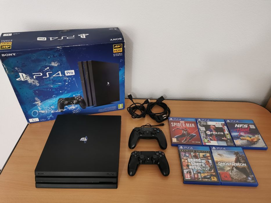 Playstation 4 / Ps 4 Pro pachet complet cu 5 jocuri incluse