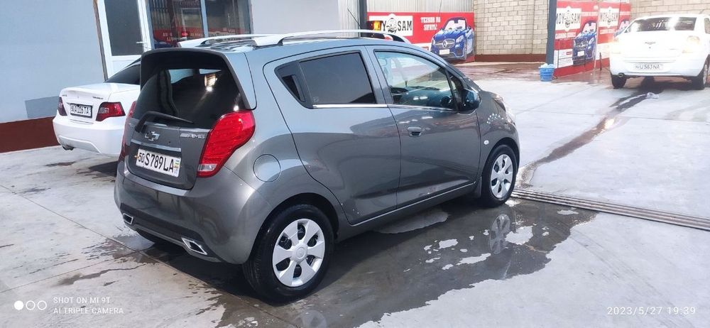 Spark sotiladi kotta mator xalati alo