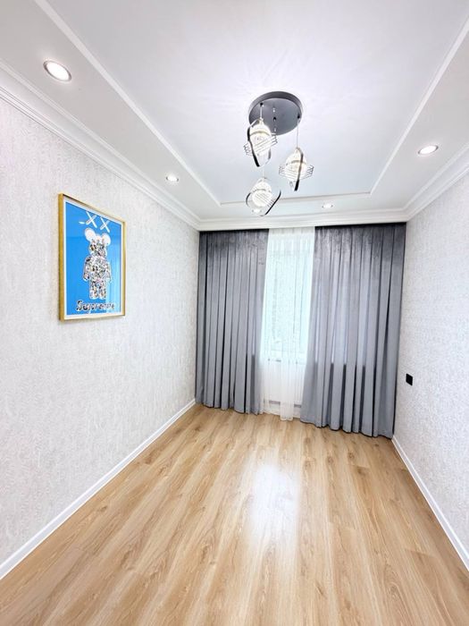 Продается 3 ком. Квартира площадью 76 кв.м. Адрес Проспект Наваи