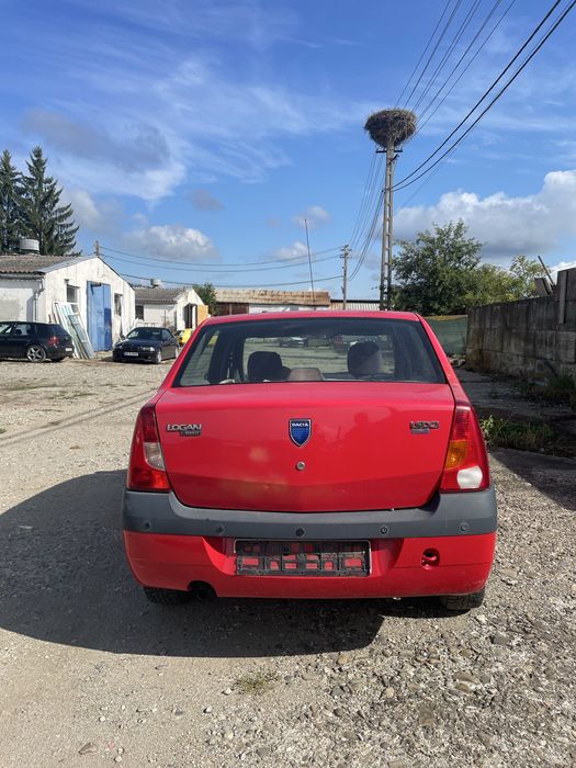 Dezmembrez Dacia Logan