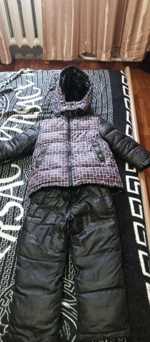 Продам детские комбинезоны