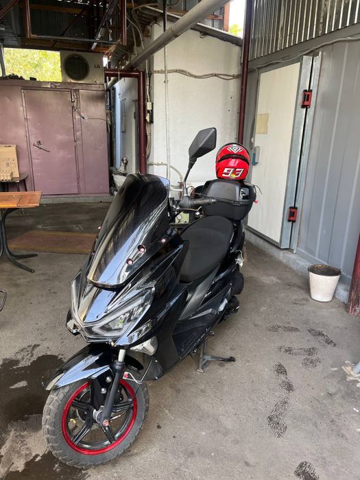 Макси скутер 150 сс