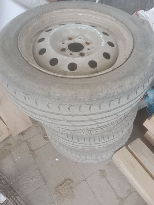 Шины б/у на 13 и 14