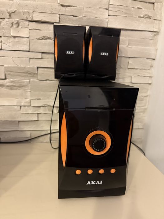 Sistem audio Akai