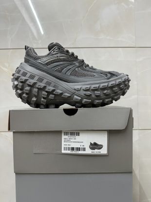 Balenciaga bouncer ( defender)