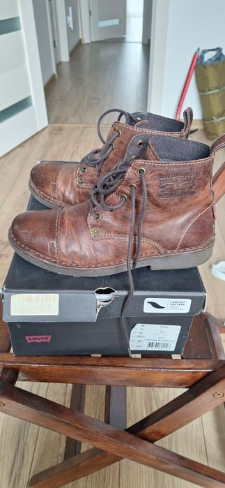 Levis, ghete marimea 40