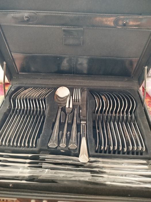 Набор столовых предметов