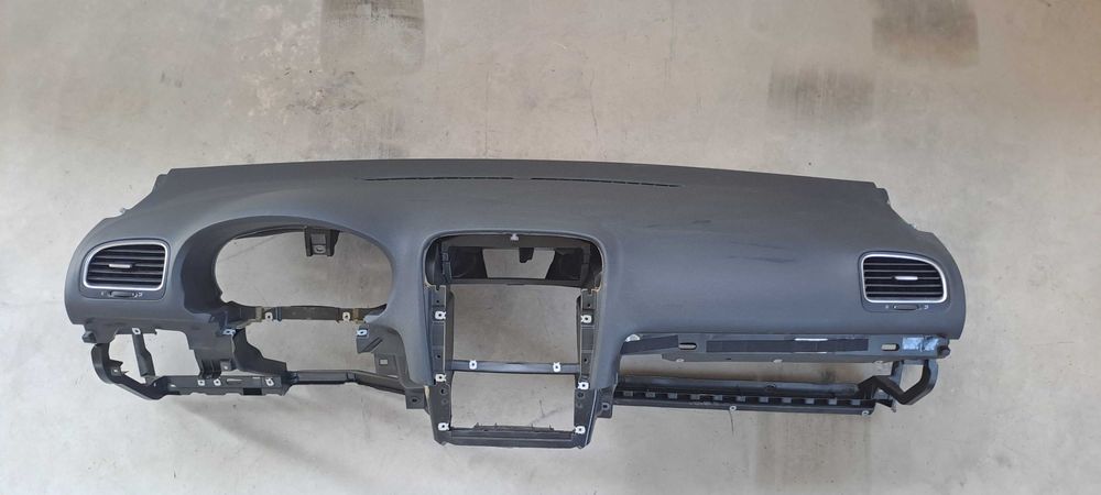 Арматурно табло Golf 6