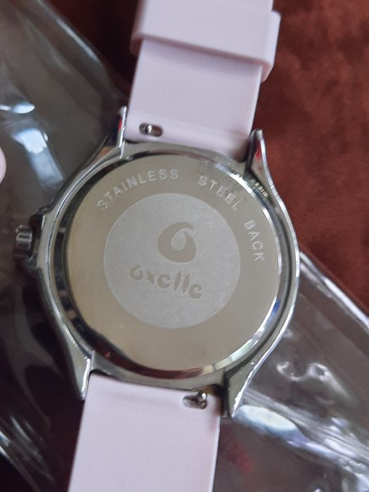 Часовник oxette нов, силиконова верижка