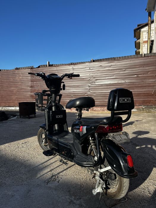 Электроный скутер