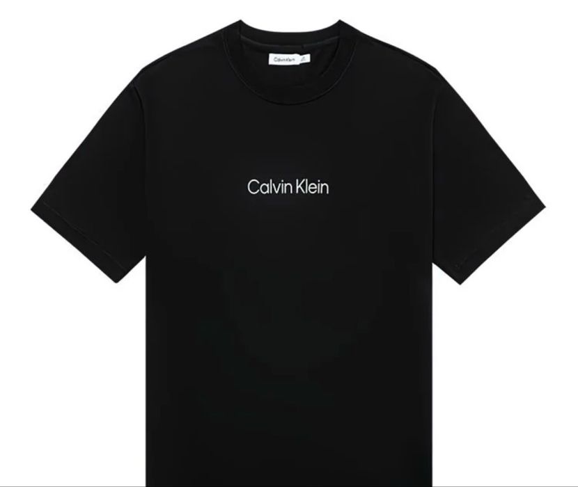Продам футболки Calvin Klein