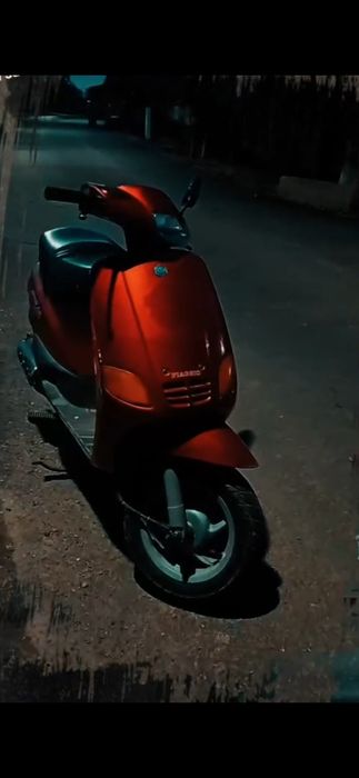 Vând Piaggio zip