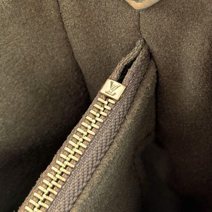 Geanta Louis Vuitton