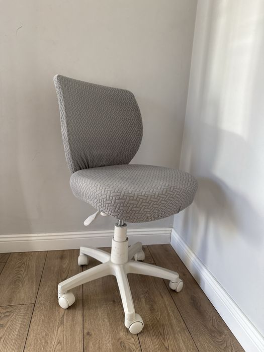 Vand mobilier dulap, comoda, birou , biblioteca. Dimensiuni in ultima poza.