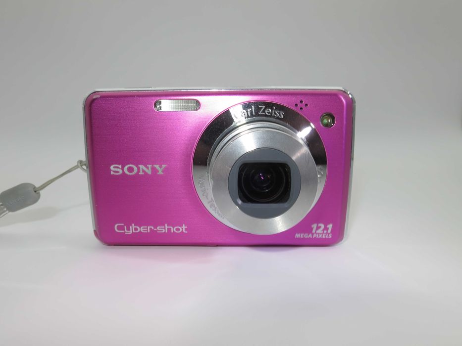 Sony Cyber-shot W220 ултра компактен цифров фотоапарат розов цвят, дигитална камера в отлично състояние комплект, батерия, зарядно, карта памет