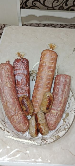 Квашенная капуста, домашние колбаса