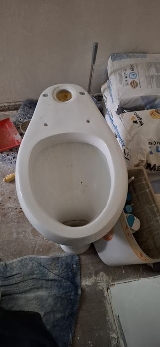 Унитаз рабочий толко крыша сломанная