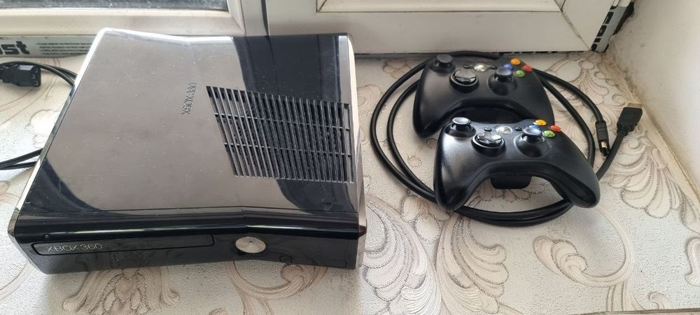 Xbox 360 slim 250 GB