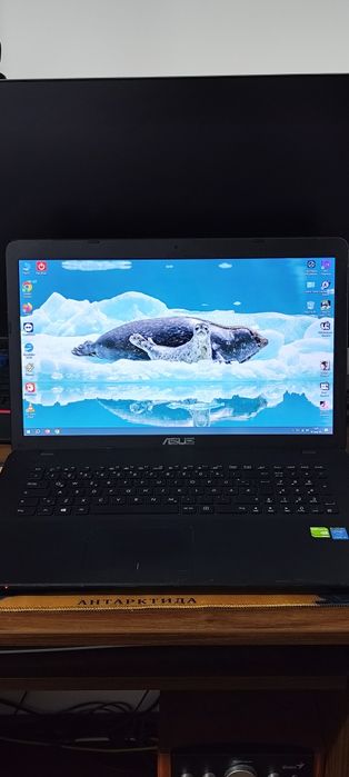 Vând laptop i5 2.400 Ghz 8 GB ram SSD 250 GB  placă video dedicată 2 GB Nvidia