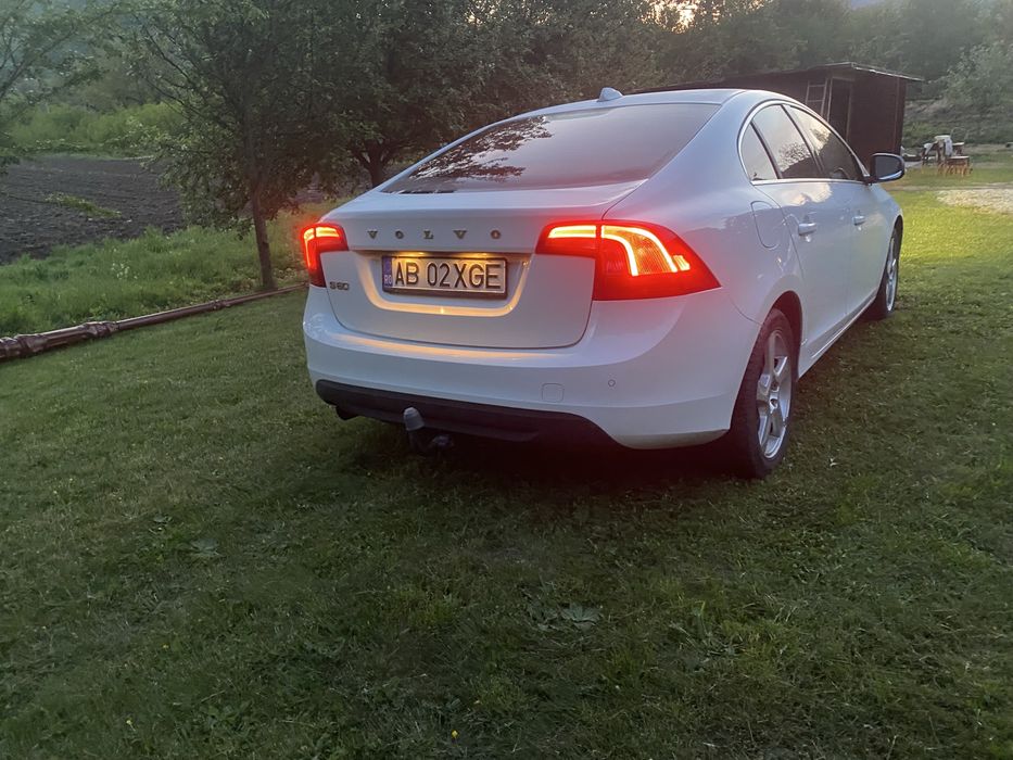 VOLVO S60 2012 — imagine 3