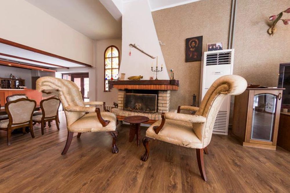 Дава се под наем Къща в София, Драгалевци - 300 кв.м за 5000 € - Снимка #1