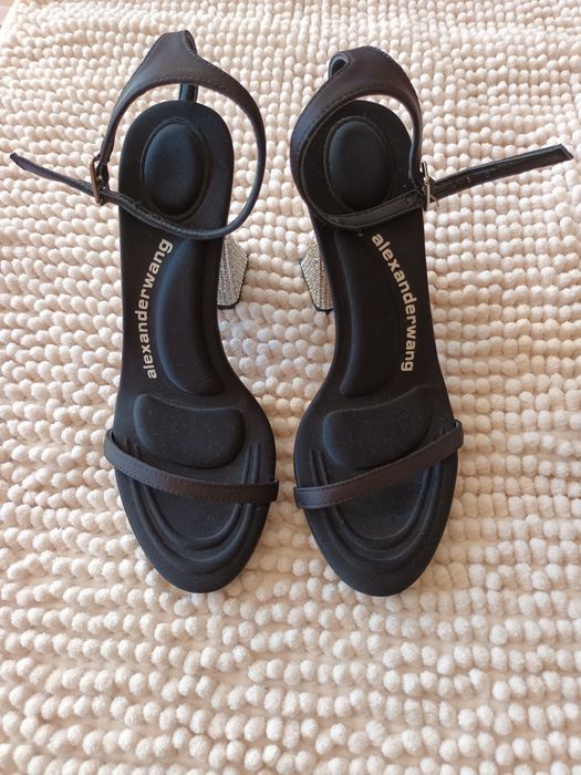 Gucci Amina Muaddi Alexander Wang Louis Vuitton