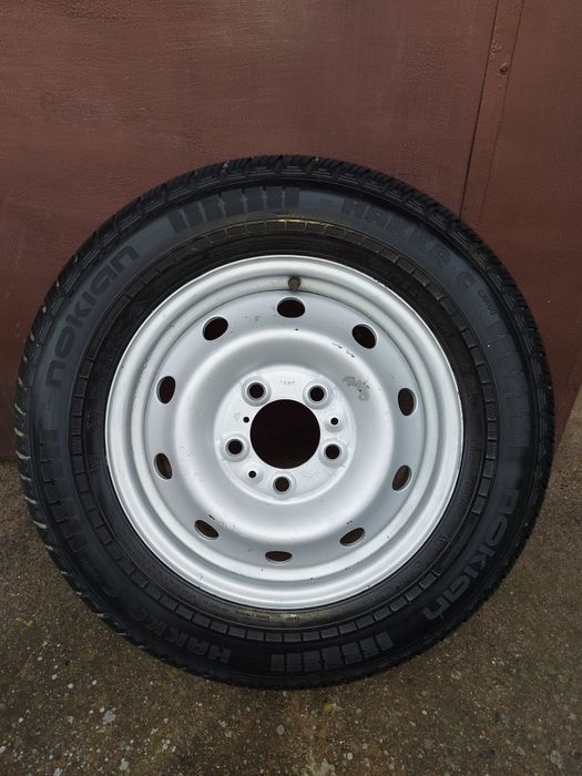 Гума с джанта за бус